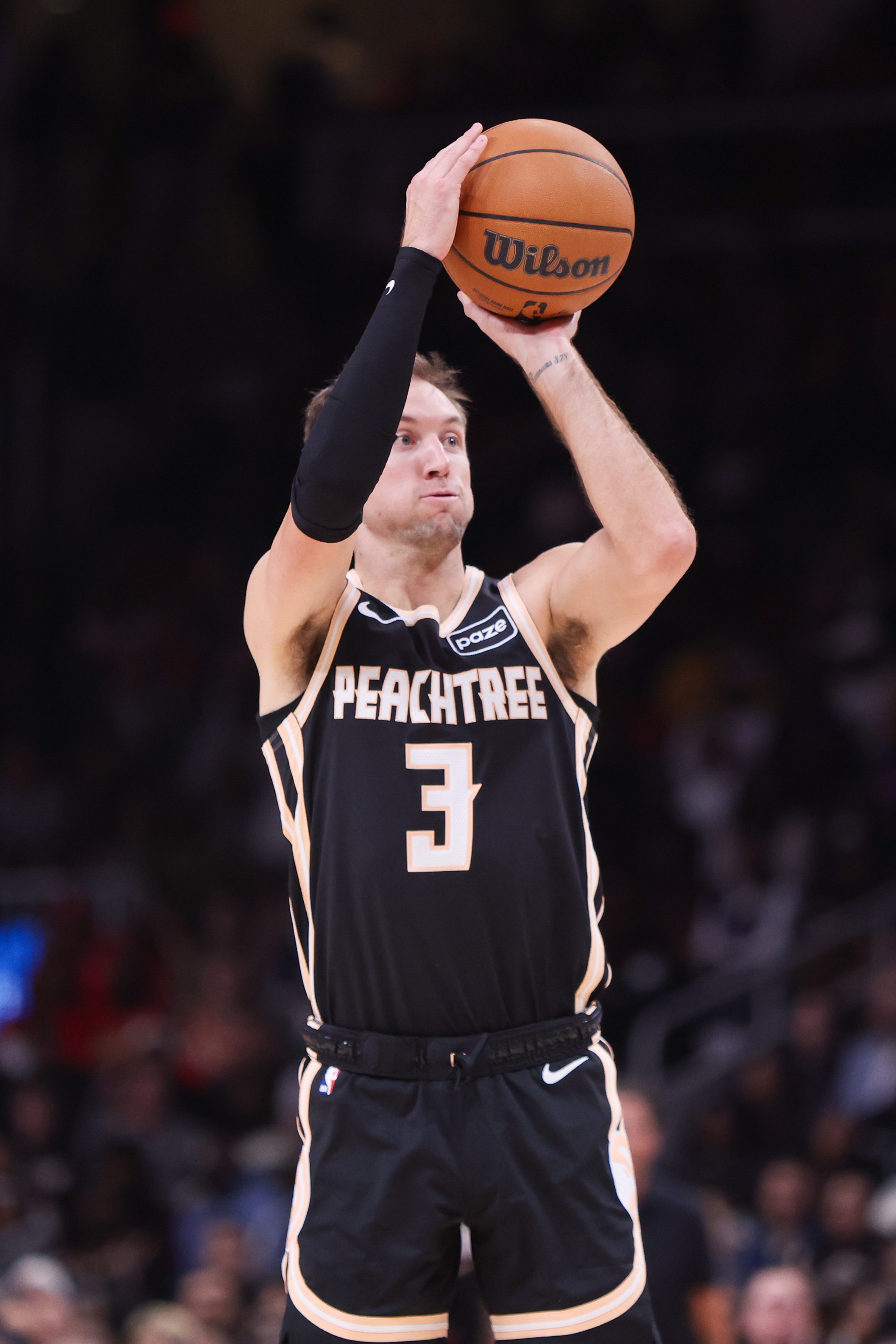 放弃确定没用的文森特 得到可能有用的肯纳德 湖人获得C+评级