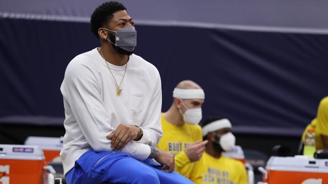 世界杯app下载-浓眉伤停却有新角色 场边积极发声宛若球队助教