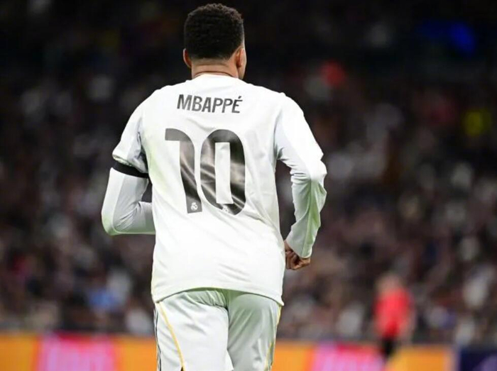 世界杯官网下载入口-姆巴佩伤愈随皇马出征欧冠次回合，或替补登场|基利安·姆巴佩|曼城|西班牙超级杯|皇家马德里|巴塞罗那_新浪体育_新浪新闻